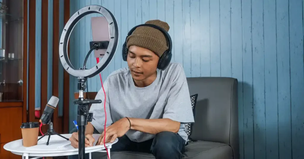 Social Media — Becoming a Social Media Influencer